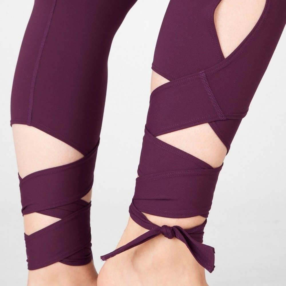 High-Waisted PureLuxe Tie-Up 7/8 - M